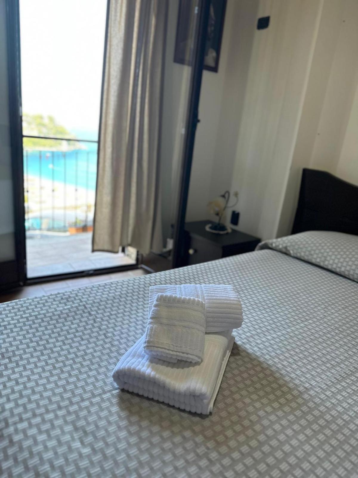 B&B La Bastia Scilla Exteriör bild